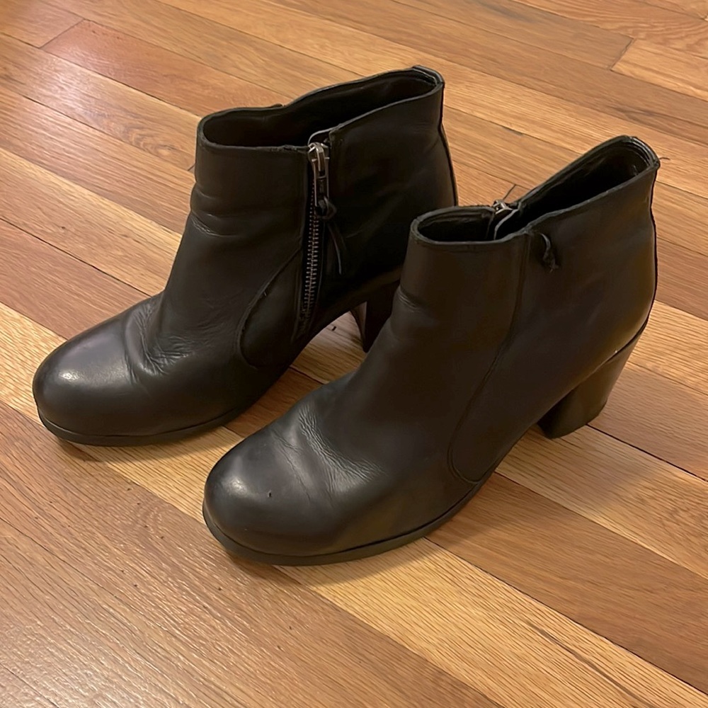 Levi’s shoes, good condition